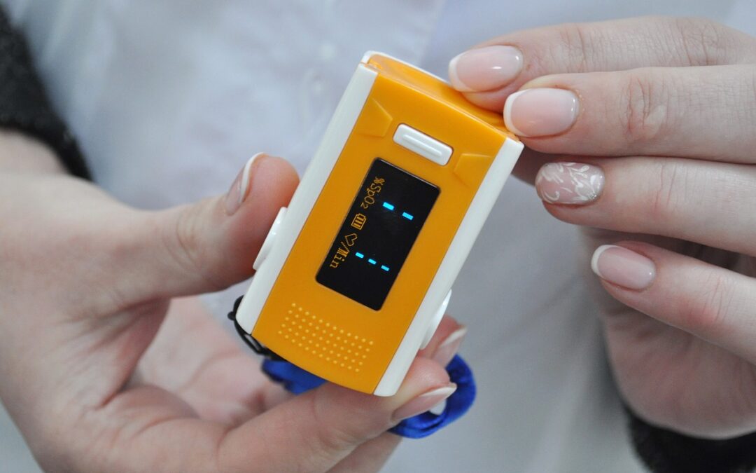 Pulse Oximeter device to illustrate our article on understanding and complying with the Medical Device Regulation (MDR) and In Vitro Diagnostic Regulation (IVDR) for your products